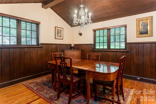 711 Shawnee Trail, Asheville, NC 28805