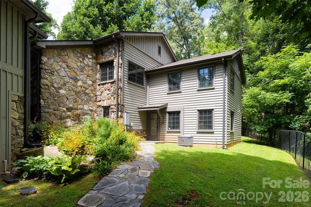 711 Shawnee Trail, Asheville, NC 28805