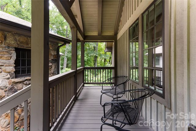 711 Shawnee Trail, Asheville, NC 28805