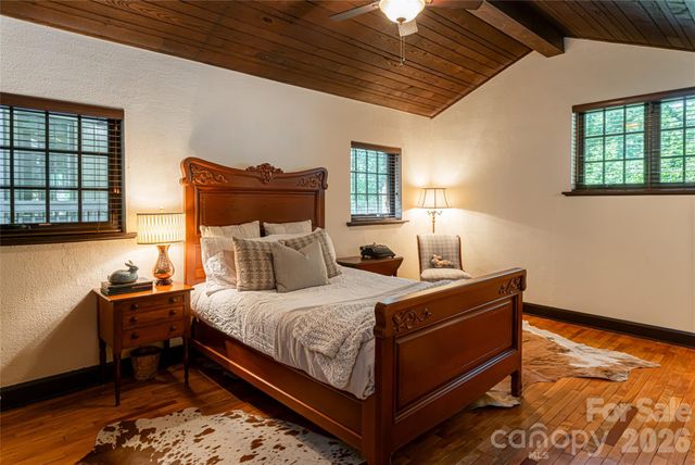 711 Shawnee Trail, Asheville, NC 28805