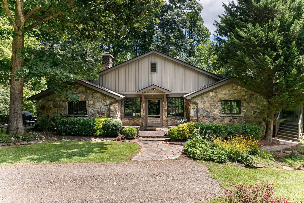 711 Shawnee Trail, Asheville, NC 28805