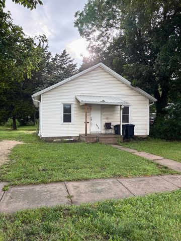 721 N Star St, El Dorado, KS 67042