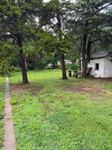721 N Star St, El Dorado, KS 67042