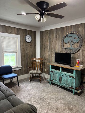 721 N Star St, El Dorado, KS 67042
