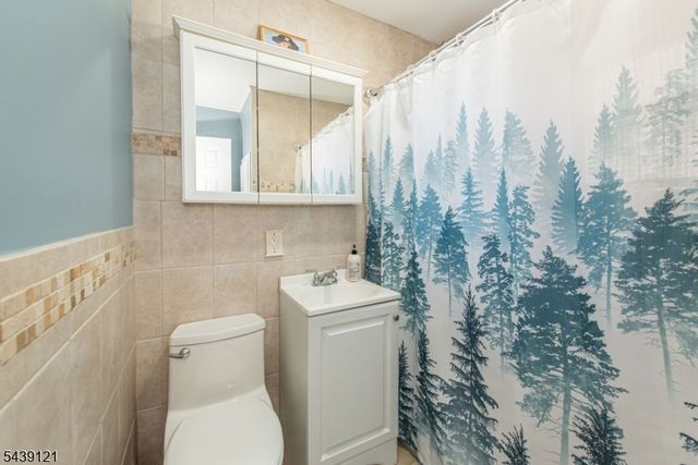 123 Idalroy Trl, Hopatcong Boro, NJ 07843