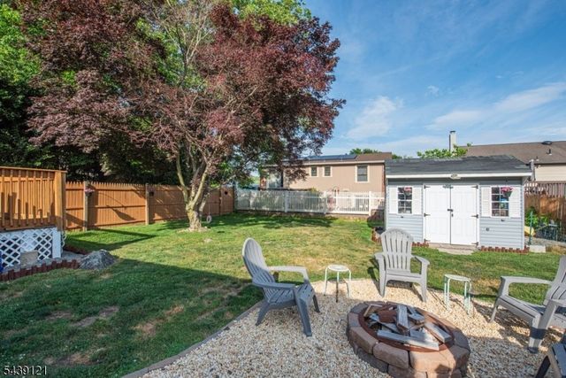 123 Idalroy Trl, Hopatcong Boro, NJ 07843
