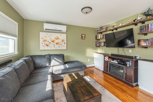 123 Idalroy Trl, Hopatcong Boro, NJ 07843
