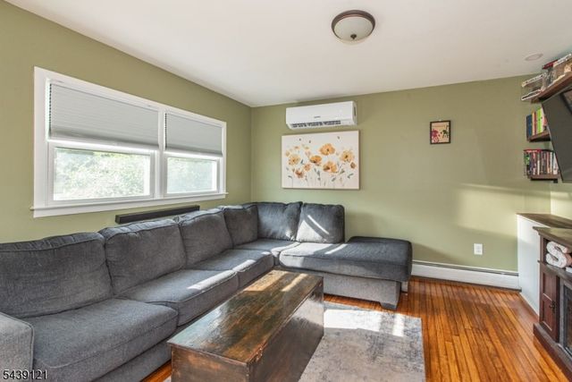 123 Idalroy Trl, Hopatcong Boro, NJ 07843