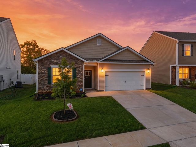 16 Oak Edge Lane, Greer, SC 29651