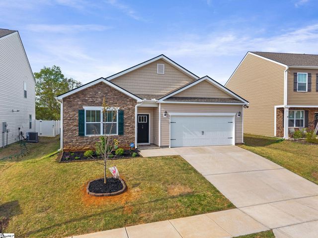 16 Oak Edge Lane, Greer, SC 29651
