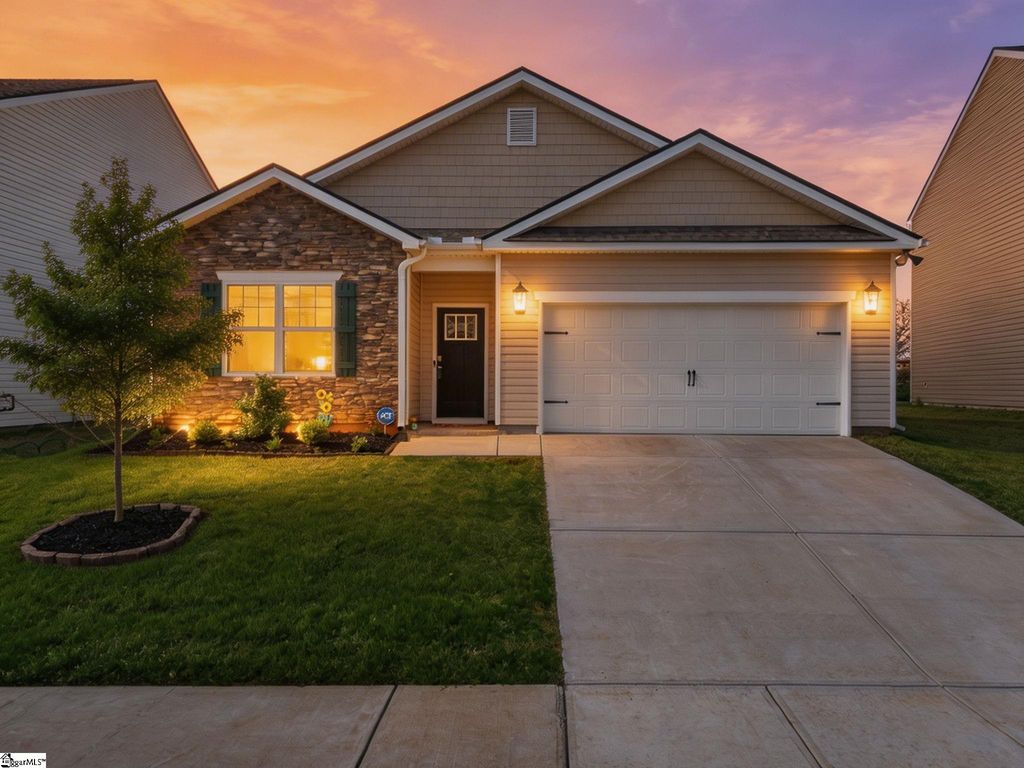 16 Oak Edge Lane, Greer, SC 29651