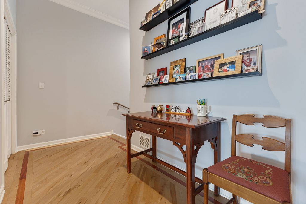 23 Rienzi Lane, Highwood, IL 60040 — photo 2