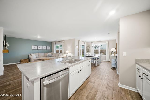 8327 E Highcroft Drive NE, Leland, NC 28451