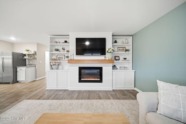 8327 E Highcroft Drive NE, Leland, NC 28451