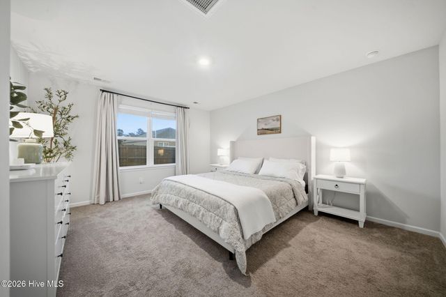 8327 E Highcroft Drive NE, Leland, NC 28451