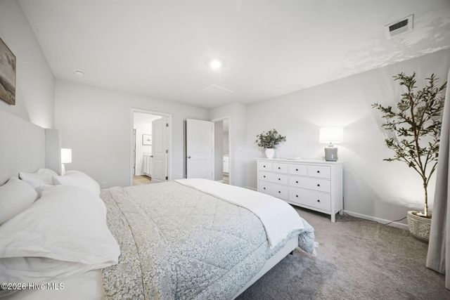 8327 E Highcroft Drive NE, Leland, NC 28451
