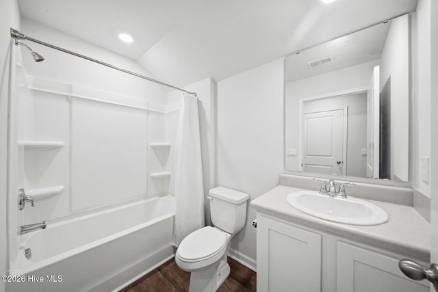 8327 E Highcroft Drive NE, Leland, NC 28451