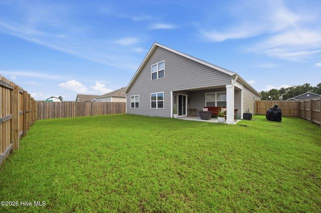 8327 E Highcroft Drive NE, Leland, NC 28451
