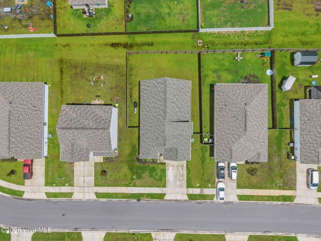 8327 E Highcroft Drive NE, Leland, NC 28451