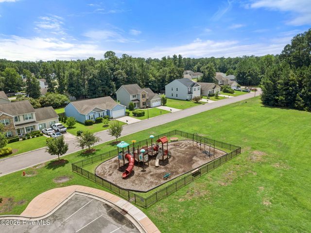 8327 E Highcroft Drive NE, Leland, NC 28451