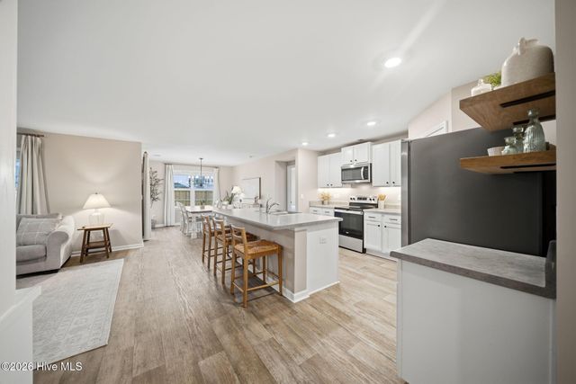 8327 E Highcroft Drive NE, Leland, NC 28451