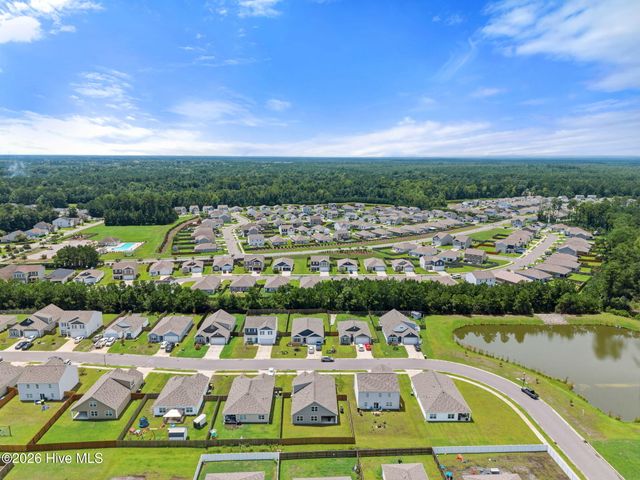 8327 E Highcroft Drive NE, Leland, NC 28451