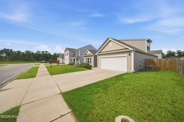 8327 E Highcroft Drive NE, Leland, NC 28451
