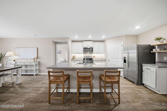 8327 E Highcroft Drive NE, Leland, NC 28451