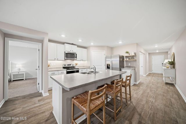 8327 E Highcroft Drive NE, Leland, NC 28451