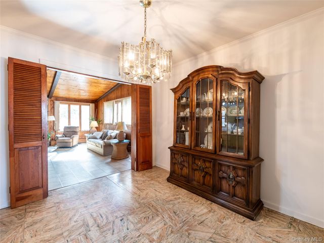 556 Jackson Street, Baldwin, NY 11510