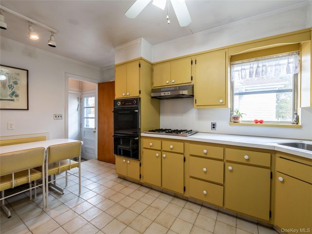 556 Jackson Street, Baldwin, NY 11510