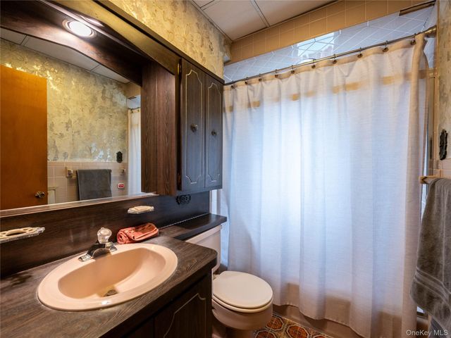 556 Jackson Street, Baldwin, NY 11510