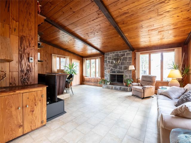 556 Jackson Street, Baldwin, NY 11510