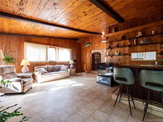 556 Jackson Street, Baldwin, NY 11510