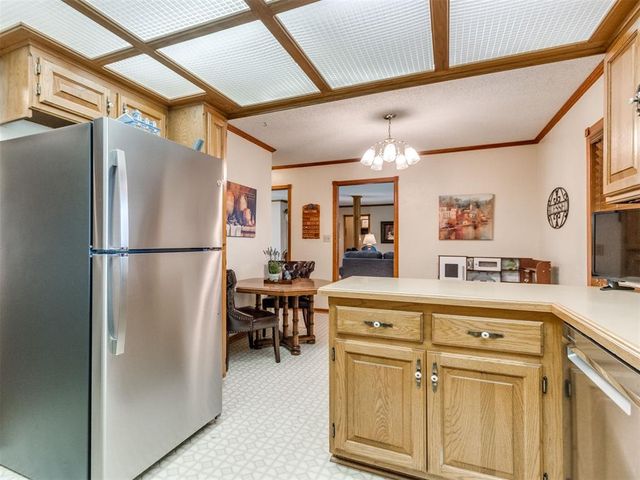 12200 Royal Coach Drive, Yukon, OK 73099
