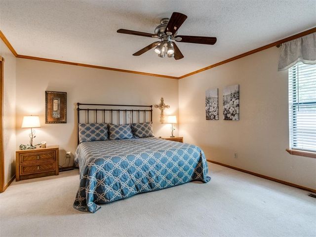 12200 Royal Coach Drive, Yukon, OK 73099