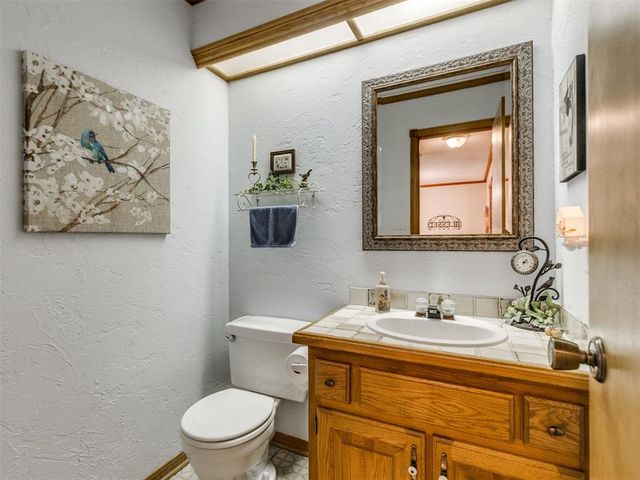 12200 Royal Coach Drive, Yukon, OK 73099