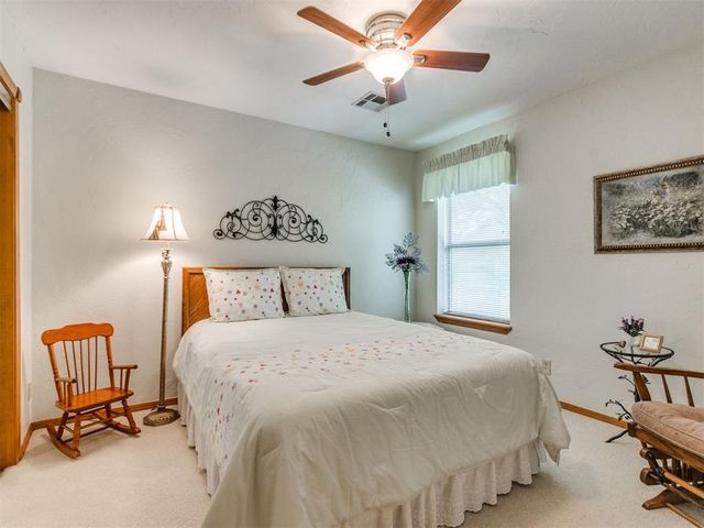 12200 Royal Coach Drive, Yukon, OK 73099