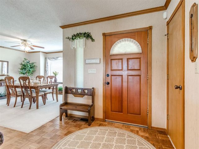 12200 Royal Coach Drive, Yukon, OK 73099
