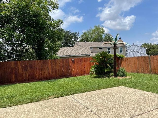 2411 Woodwind Rd, Richmond, TX 77406