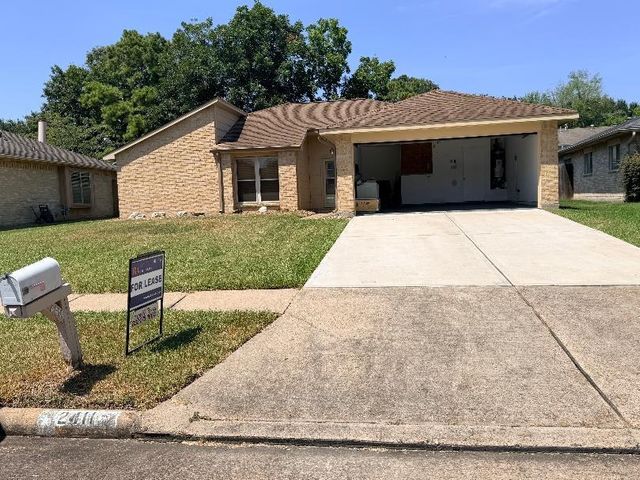2411 Woodwind Rd, Richmond, TX 77406