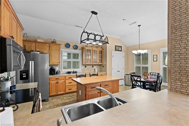 1260 Beaverton Trail, Winston-salem, NC 27103