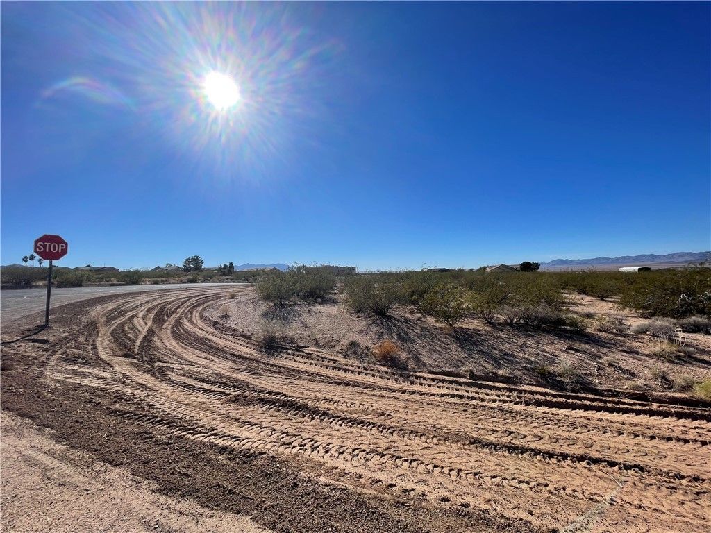 8775 N Ironwood Drive, Kingman, AZ 86401