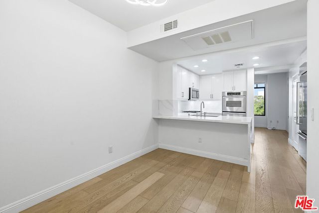 5625 Crescent Parkway 301, Playa Vista, CA 90094