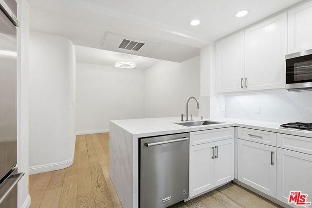 5625 Crescent Parkway 301, Playa Vista, CA 90094