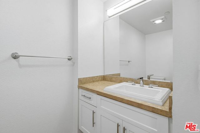 5625 Crescent Parkway 301, Playa Vista, CA 90094