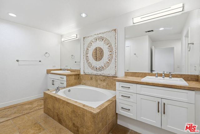 5625 Crescent Parkway 301, Playa Vista, CA 90094