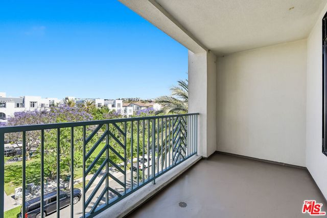 5625 Crescent Parkway 301, Playa Vista, CA 90094