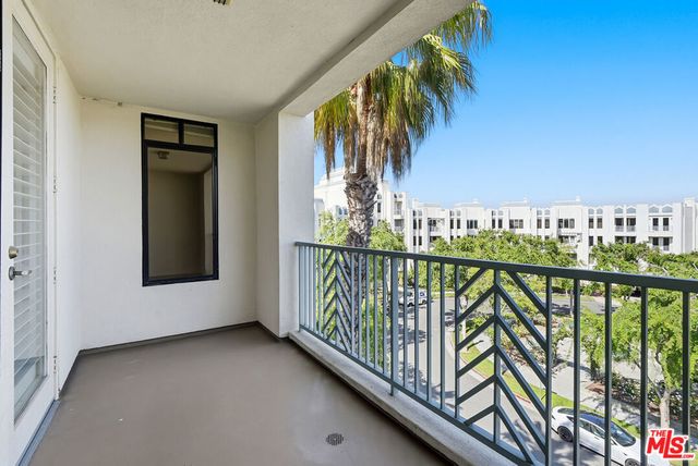5625 Crescent Parkway 301, Playa Vista, CA 90094