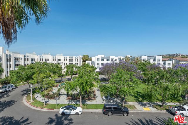 5625 Crescent Parkway 301, Playa Vista, CA 90094